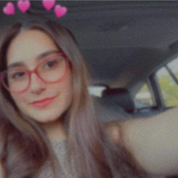 Meet your Posher, Tara - Picture 1 of 1